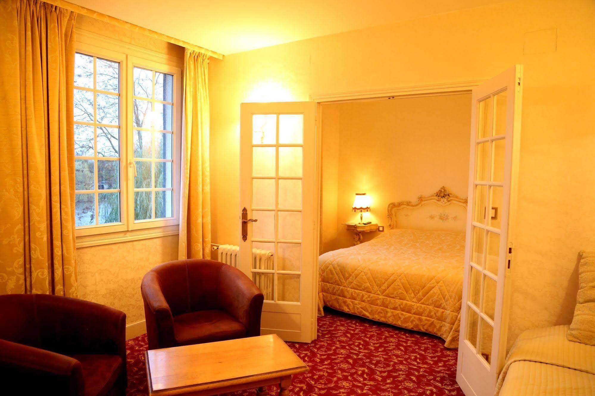 Hostellerie Saint Pierre Exterior foto